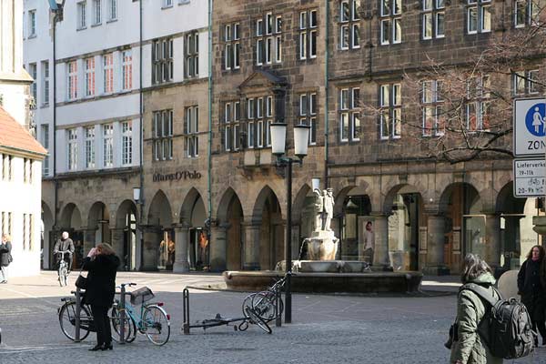  Brunnen Lambertikirchplatz